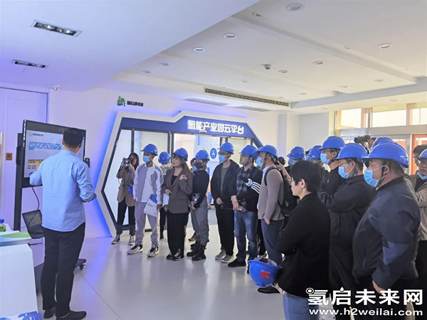 重磅 |“加氫站開發(fā)建設與安全運營管理高級研修班 第Ⅰ期”在京圓滿閉幕.jpg 重磅 |“加氫站開發(fā)建設與安全運營管理高級研修班 第Ⅰ期”在京圓滿閉幕.jpg