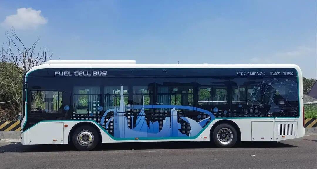 上海氫能公交即日起在臨港運(yùn)營(yíng),可使用數(shù)字人民幣乘車.jpg 上海氫能公交即日起在臨港運(yùn)營(yíng),可使用數(shù)字人民幣乘車.jpg