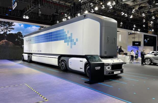 現(xiàn)代Trailer Drone概念卡車亮相,拉貨能手.jpg 現(xiàn)代Trailer Drone概念卡車亮相,拉貨能手.jpg