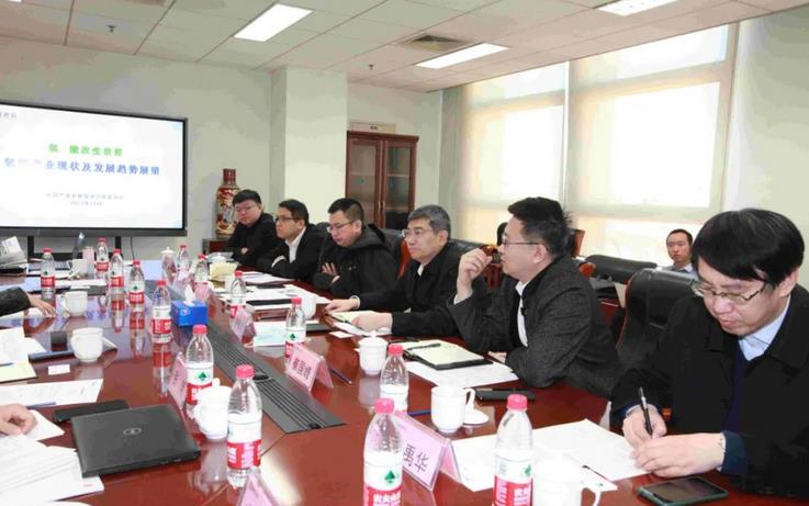 大慶市領導赴氫促會調研,與產業鏈龍頭企業代表座談交流.jpg 大慶市領導赴氫促會調研,與產業鏈龍頭企業代表座談交流.jpg