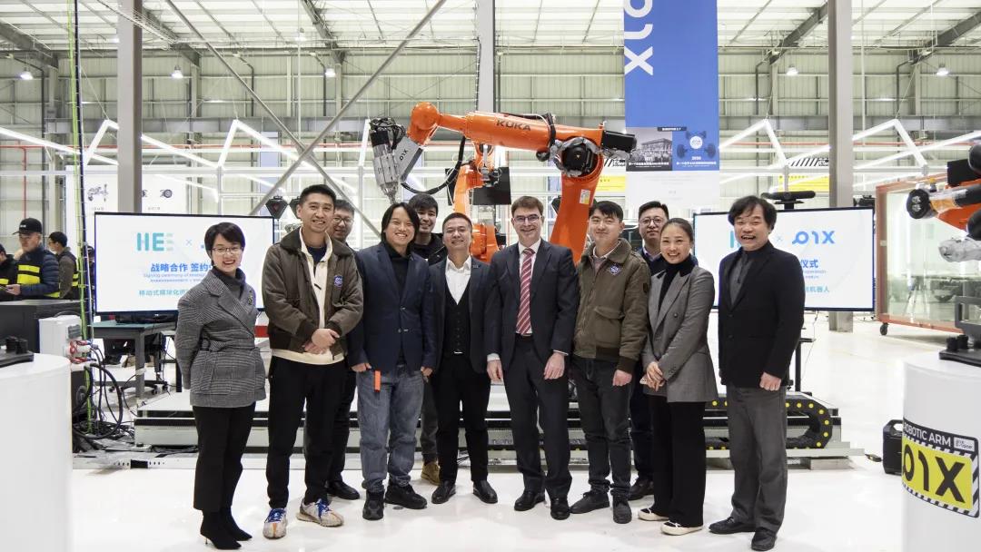 PIX Moving與HEE達(dá)成戰(zhàn)略合作，聯(lián)合開發(fā)【移動(dòng)式燃料電池供能機(jī)器人】.jpg