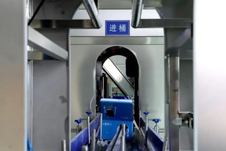 年產(chǎn)50萬桶純凈水150萬袋富氫水建設(shè)項目正在和碩加緊建設(shè)中.jpg 年產(chǎn)50萬桶純凈水150萬袋富氫水建設(shè)項目正在和碩加緊建設(shè)中.jpg