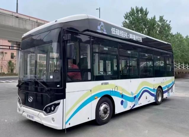 紹興首輛自主研發的氫能大巴榮獲市場準入.jpg