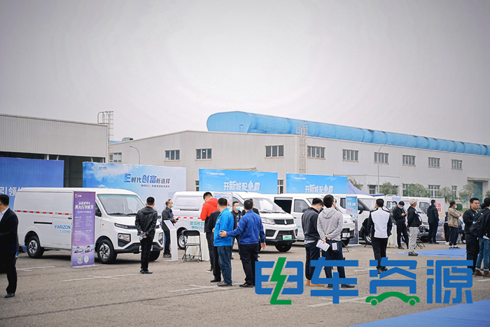 22 現(xiàn)場(chǎng)展車6_副本 700.jpg