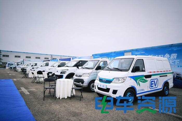 19 現(xiàn)場(chǎng)展車_副本 700.jpg